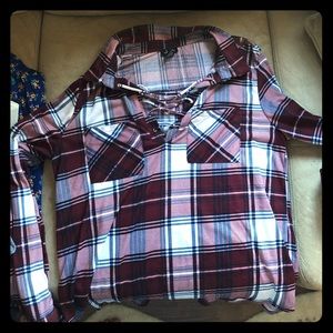 Justify Flannel Lace Front Top XL